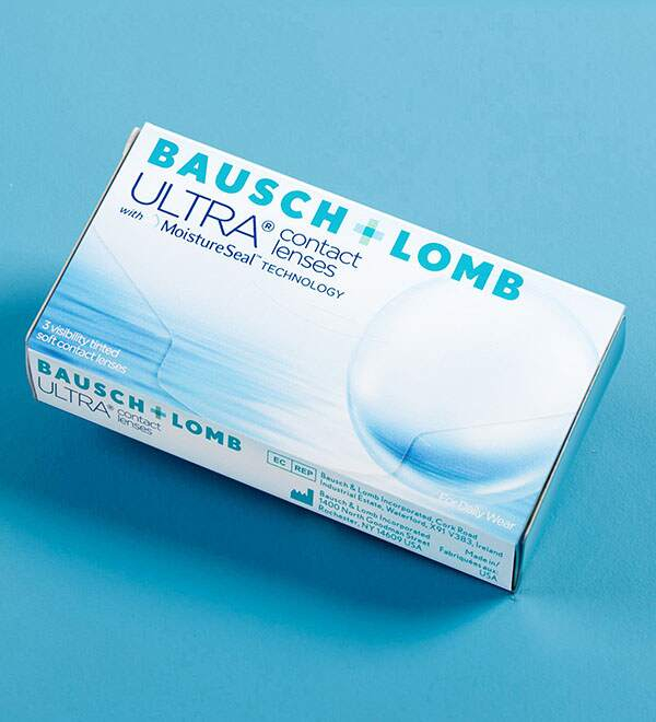 Een doosje Bausch + Lomb ULTRA® contactlenzen 